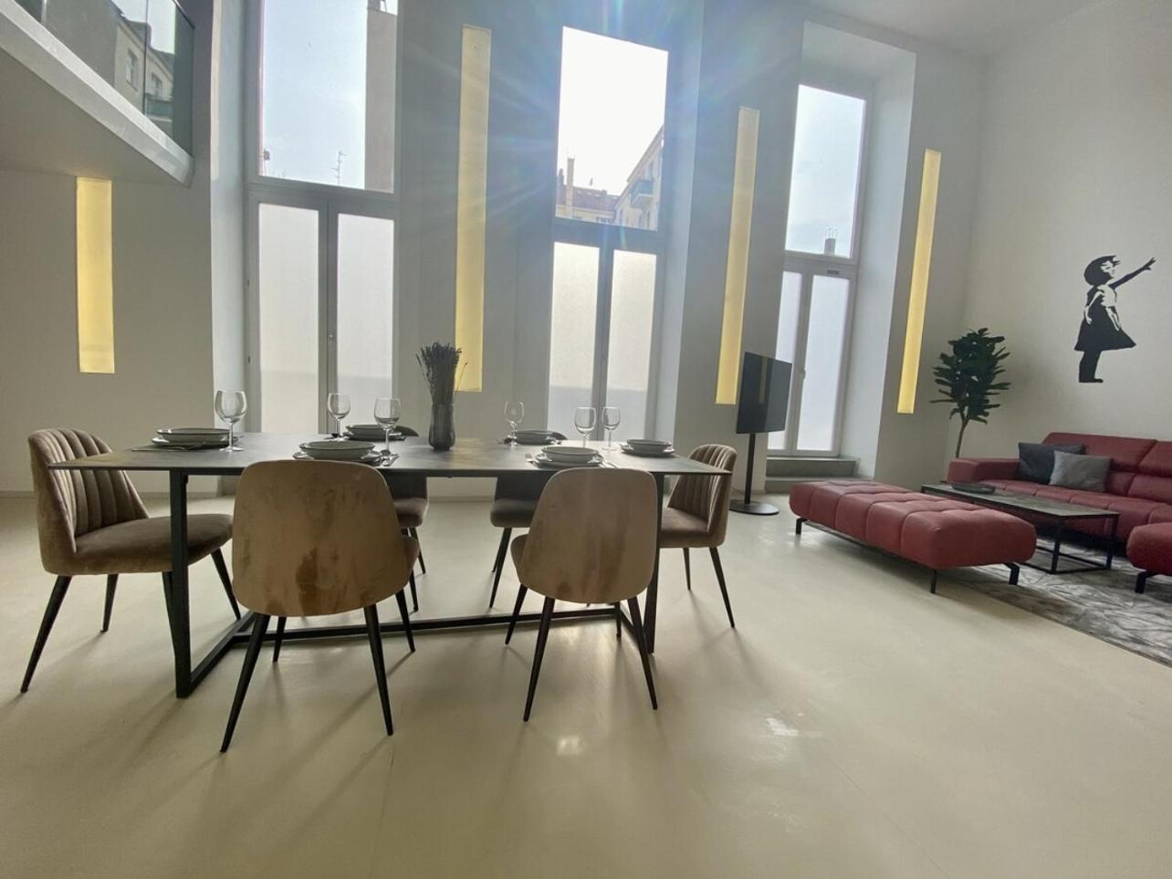 Loft With Pool Table, Kitchen Island & Gallery * Berlim
