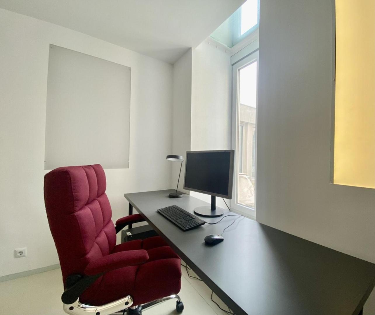 Appartement Loft With Pool Table, Kitchen Island & Gallery Berlijn