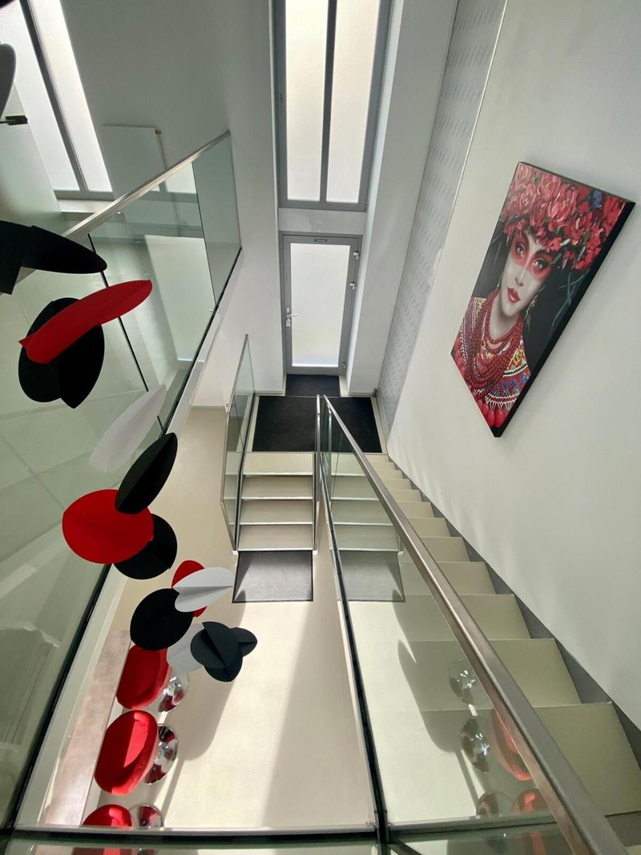 Loft With Pool Table, Kitchen Island & Gallery Appartement Berlijn