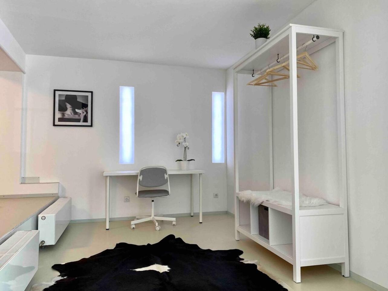 Loft With Pool Table, Kitchen Island & Gallery Appartement *