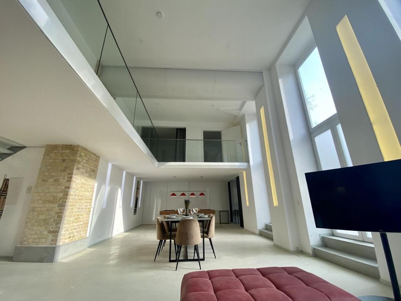 Loft With Pool Table, Kitchen Island & Gallery Appartement *