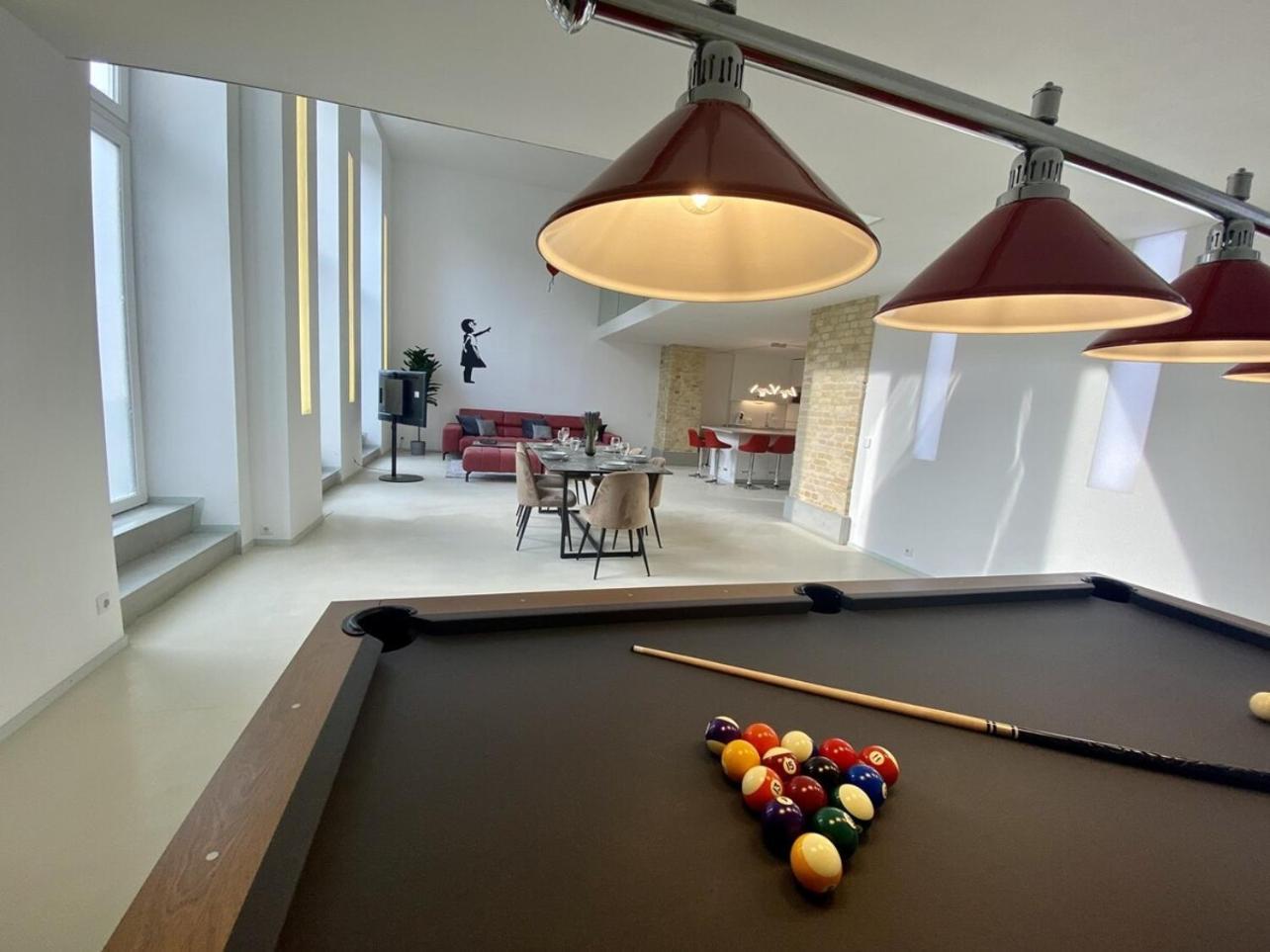 Appartement Loft With Pool Table, Kitchen Island & Gallery Berlijn