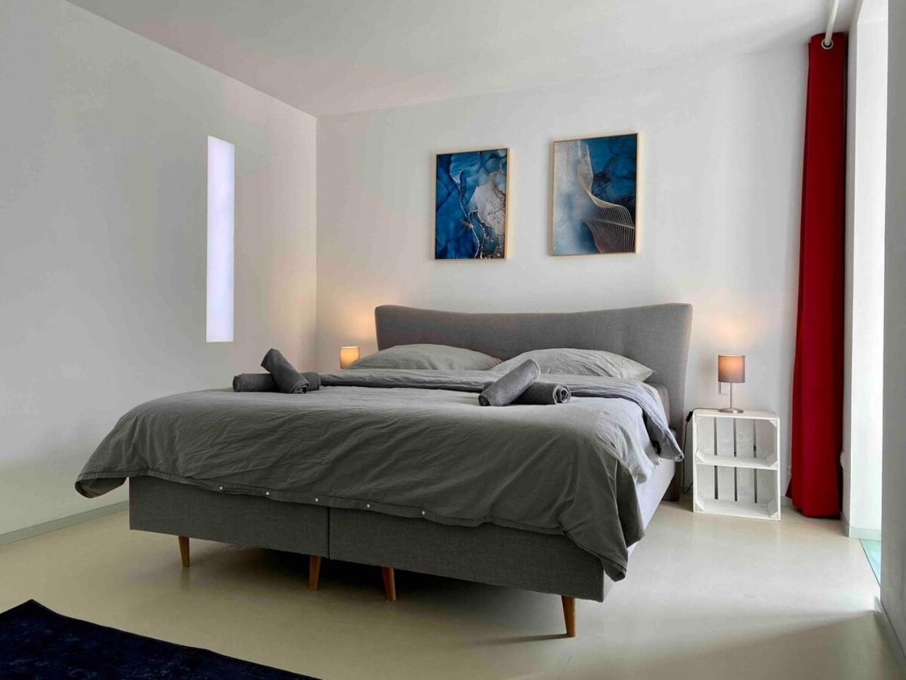 Loft With Pool Table, Kitchen Island & Gallery * Berlijn